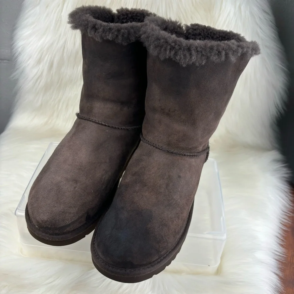 UGG WINTER DOBLE BOWS BOOTS SIZE 8 WOMAN